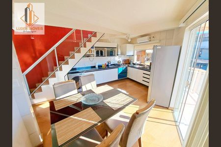 10_photo/94dce2bf29.27a900e001c278db-ATLAS-bd072fc7-e671-4c8c-b702-0f0ccf606207.jpg de casa à venda com 3 quartos, 180m² em Cidade Industrial de Curitiba, Curitiba