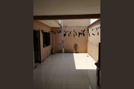 14_photo/94dce2bfc7.0bf895571deddd4a-ATLAS-8b358f79-e4c8-4d18-985d-faa1b516f47a.jpg de casa à venda com 3 quartos, 210m² em Cidade Industrial de Curitiba, Curitiba