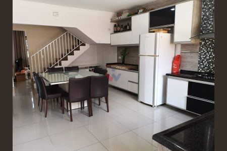 2_photo/94dce2bfc7.0bf895571deddd4a-ATLAS-d9b6fedd-3b12-44f4-a126-957e88e7e29d.jpg de casa à venda com 3 quartos, 210m² em Cidade Industrial de Curitiba, Curitiba