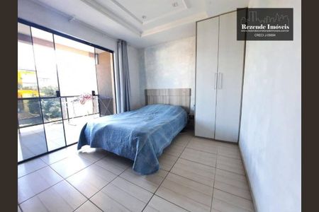 6_photo/94dce2bfc7.68369ce52f67a093-ATLAS-c67c61f3-bd23-457d-8e7f-9d82faa58bc7.jpg de casa à venda com 3 quartos, 209m² em Cidade Industrial de Curitiba, Curitiba