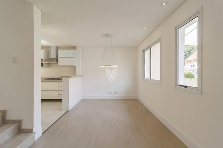 3_photo/94dce2d555.530c9dd78f1ef094-ATLAS-0b68fc22-5f86-4da2-a8eb-310ea38b6f1d.jpg de casa à venda com 3 quartos, 96m² em Cidade Industrial de Curitiba, Curitiba