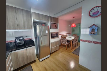 6_photo/94dce2dff9.2008f600ea595daf-ATLAS-2bb9d69f-9637-4b8f-8a60-8b9e5466b4ea.jpg de casa à venda com 3 quartos, 80m² em Fazendinha, Curitiba