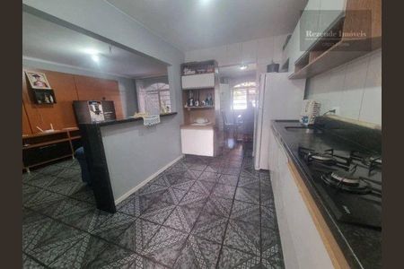 9_photo/94dce2e0b1.0b41dd9f8e6ad8d9-ATLAS-57ca7505-abce-4638-892f-45ca5ff95b8c.jpg de casa à venda com 3 quartos, 78m² em Fazendinha, Curitiba