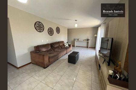 5_photo/94dce2e0d7.abcee04bcd3130c3-ATLAS-52d24de6-c61c-46d4-80f3-5fc2af666e73.jpg de casa à venda com 6 quartos, 368m² em Fazendinha, Curitiba