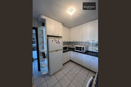 1_photo/94dce2e0d7.abcee04bcd3130c3-ATLAS-59f65c7b-15f7-4dc5-86fa-e82cc5a051cb.jpg de casa à venda com 6 quartos, 368m² em Fazendinha, Curitiba