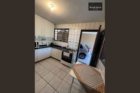 4_photo/94dce2e0d7.abcee04bcd3130c3-ATLAS-78aecd13-9398-477e-a6b0-1160feb064fa.jpg de casa à venda com 6 quartos, 368m² em Fazendinha, Curitiba