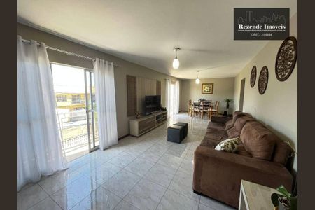 5_photo/94dce2e0d7.abcee04bcd3130c3-ATLAS-a0079314-145e-4785-b41b-b02cebfe611a.jpg de casa à venda com 6 quartos, 368m² em Fazendinha, Curitiba