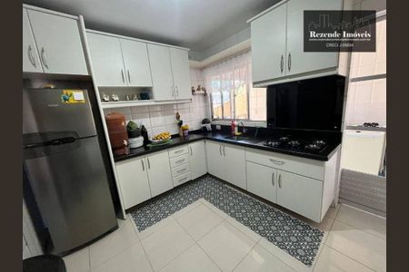 3_photo/94dce2e0d7.abcee04bcd3130c3-ATLAS-ca96f6fb-979a-43ad-8257-c413d03586ec.jpg de casa à venda com 6 quartos, 368m² em Fazendinha, Curitiba