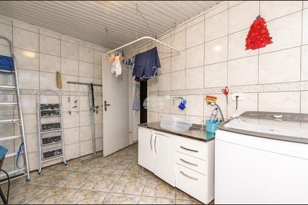 33_photo/94dce2e0db.8b4db5c1147b497c-ATLAS-b4d05e33-eb4e-429f-9d81-a6812e502d23.jpg de casa à venda com 3 quartos, 202m² em Fazendinha, Curitiba