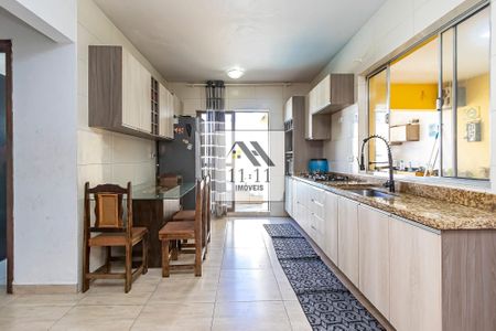 5_photo/94dce2e269.c74d3e0c457d7f23-ATLAS-a64b2d48-0f22-4ce2-bc9f-1da1e23a667b.jpg de casa à venda com 3 quartos, 120m² em Fazendinha, Curitiba