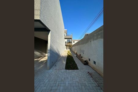 5_photo/94dce2e2cf.e5c1dbf3952ec410-ATLAS-1fdf3a43-d8a9-496d-b3ef-dd4a81137725.jpg de casa à venda com 3 quartos, 123m² em Fazendinha, Curitiba