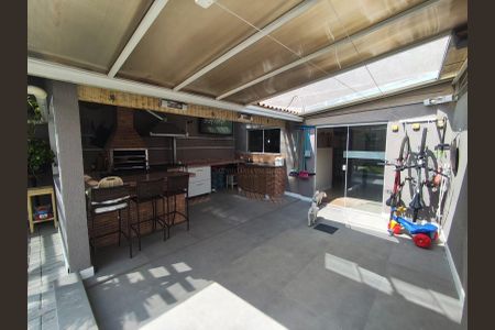 3_photo/94dce2e2f9.20b1407c08fdccdc-ATLAS-24ac37db-508e-4379-bb37-6f409d152082.jpg de casa à venda com 3 quartos, 180m² em Fazendinha, Curitiba