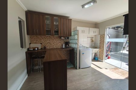 8_photo/94dce2e2f9.20b1407c08fdccdc-ATLAS-808268d6-95a8-4a20-b8c7-28aa4e5402af.jpg de casa à venda com 3 quartos, 180m² em Fazendinha, Curitiba