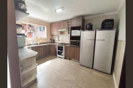 7_photo/94dce2e2f9.20b1407c08fdccdc-ATLAS-ded0344b-b57d-4524-8971-75d030b89b5c.jpg de casa à venda com 3 quartos, 180m² em Fazendinha, Curitiba