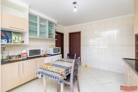 12_photo/94dce2e4fd.a49d907f0912b726-ATLAS-191e95b9-68aa-42d5-aecf-fa590cd68d35.jpg de casa à venda com 5 quartos, 328m² em Fazendinha, Curitiba