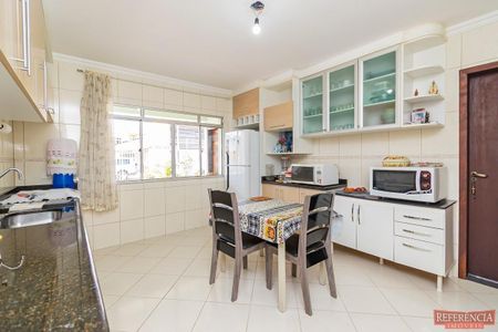 7_photo/94dce2e4fd.a49d907f0912b726-ATLAS-c8ecb41d-3f54-44cf-b906-c54622926af0.jpg de casa à venda com 5 quartos, 328m² em Fazendinha, Curitiba