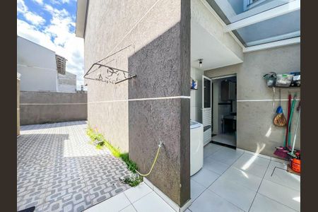 5_photo/94dce2e5a3.df2406aa61ba3211-ATLAS-2ce747e1-2606-4e24-b911-dd87122d0748.jpg de casa à venda com 3 quartos, 129m² em Fazendinha, Curitiba