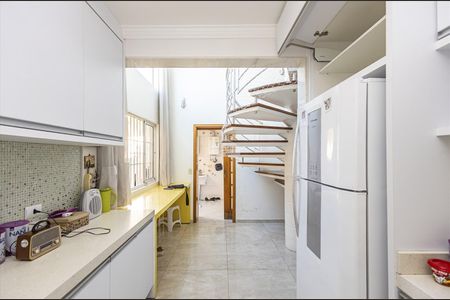 9_photo/94dce2e60d.2832257cbb3df2c4-ATLAS-dd019fa1-beb3-4eac-866d-db4621789286.jpg de casa à venda com 3 quartos, 228m² em Fazendinha, Curitiba