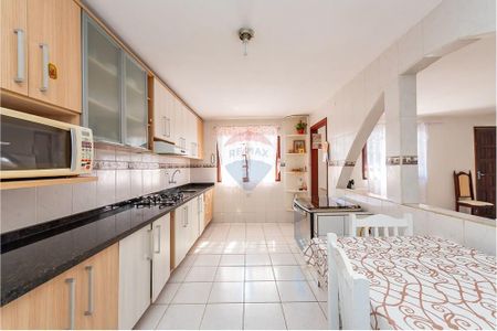 36_photo/94dce2e625.4dd5b20fd203fd54-ATLAS-408e1cd6-87b6-4a17-be8a-42625dcb3c05.jpg de casa à venda com 7 quartos, 314m² em Fazendinha, Curitiba