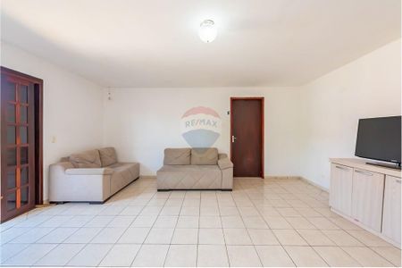 41_photo/94dce2e625.4dd5b20fd203fd54-ATLAS-b2070d26-afbd-4a69-8587-b9308104c5da.jpg de casa à venda com 7 quartos, 314m² em Fazendinha, Curitiba