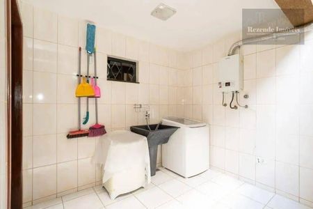 6_photo/94dce2e629.2bc89c6a1bb3bf41-ATLAS-3ba1c096-85e1-4bf5-8d44-6597302bea8a.jpg de casa à venda com 3 quartos, 178m² em Fazendinha, Curitiba