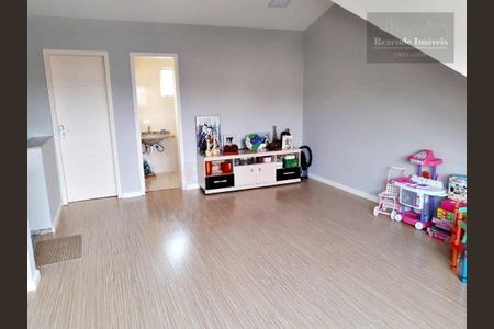 11_photo/94dce2e70d.a472bda0e62a3086-ATLAS-0913d4ed-b6d7-4e07-857d-70e7ef41fbf0.jpg de casa à venda com 4 quartos, 162m² em Fazendinha, Curitiba