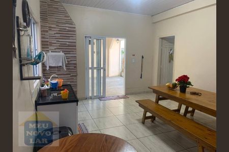 2_photo/94dce2e7cb.a438a371a72ffe03-ATLAS-c17e28e3-16d4-4a42-82e7-22cc7f5484d5.jpg de casa à venda com 3 quartos, 130m² em Fazendinha, Curitiba