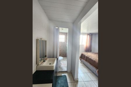 2_photo/94dce2e8a1.54b8780a509023fd-ATLAS-0bbff652-c66c-494e-b54d-473d563b9e29.jpg de casa à venda com 2 quartos, 72m² em Fazendinha, Curitiba