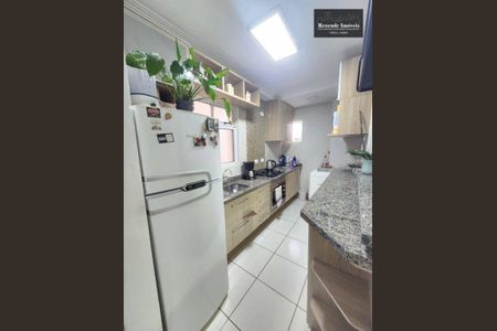 6_photo/94dce2ec47.54e372d85774f704-ATLAS-6a94ab30-7801-44bd-9e54-3cd4e0f96021.jpg de apartamento à venda com 3 quartos, 55m² em Cidade Industrial de Curitiba, Curitiba