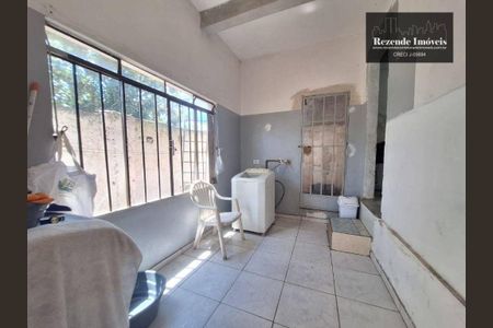 6_photo/94dce2eccb.ab23f43d3275e097-ATLAS-1c2405fb-35fb-40a6-b404-044885d88240.jpg de casa à venda com 9 quartos, 250m² em Cidade Industrial de Curitiba, Curitiba