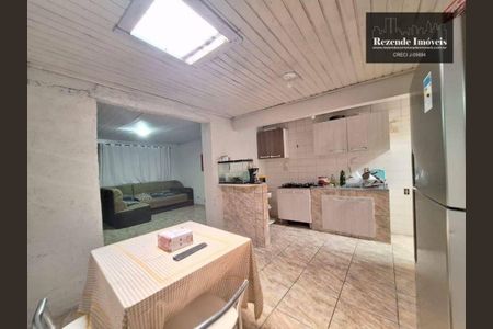 7_photo/94dce2eccb.ab23f43d3275e097-ATLAS-82cc92bd-4657-4111-b540-026c07caaa30.jpg de casa à venda com 9 quartos, 250m² em Cidade Industrial de Curitiba, Curitiba