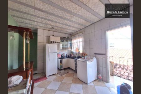 36_photo/94dce2eccd.ab23f43d3275e097-ATLAS-bcd65016-e854-4546-bace-85e5f3437ccf.jpg de casa à venda com 9 quartos, 250m² em Cidade Industrial de Curitiba, Curitiba