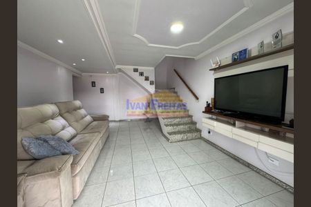 1_photo/94dce2ed2d.c669321e7d4158b6-ATLAS-59d590f7-325a-47e1-97c3-b4ffaa7d4afc.jpg de casa à venda com 4 quartos, 320m² em Cidade Industrial de Curitiba, Curitiba