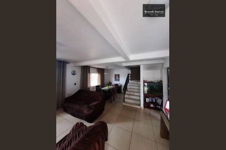 11_photo/94dce2ed67.64be89600eea995d-ATLAS-a5d9d909-3e9c-4cde-a755-2dc253ec2598.jpg de casa à venda com 3 quartos, 220m² em Cidade Industrial de Curitiba, Curitiba