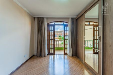 1_photo/94dce2ee17.f2ed236aecaa8a04-ATLAS-0a52ea62-5b4c-4faa-8a78-b2c113eb39cf.jpg de casa à venda com 5 quartos, 300m² em Cidade Industrial de Curitiba, Curitiba