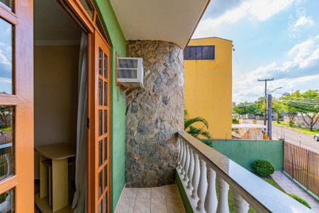 3_photo/94dce2ee17.f2ed236aecaa8a04-ATLAS-15165144-2354-490c-8401-858318cc604a.jpg de casa à venda com 5 quartos, 300m² em Cidade Industrial de Curitiba, Curitiba