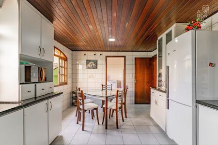 9_photo/94dce2ee17.f2ed236aecaa8a04-ATLAS-533dd65e-00a5-435d-bb52-0a4aae70474e.jpg de casa à venda com 5 quartos, 300m² em Cidade Industrial de Curitiba, Curitiba