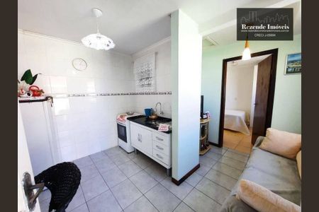 12_photo/94dce2ee31.49bb4dbae453eb21-ATLAS-c5c4bb02-38c1-41d1-9dc0-7e3734a39b0f.jpg de casa à venda com 3 quartos, 153m² em Cidade Industrial de Curitiba, Curitiba