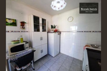 4_photo/94dce2ee31.49bb4dbae453eb21-ATLAS-ed6449f5-b97c-42a7-a555-d3b51d7ab91a.jpg de casa à venda com 3 quartos, 153m² em Cidade Industrial de Curitiba, Curitiba