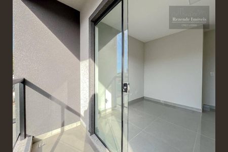 3_photo/94dce2ee6d.3f93ae85de969d9e-ATLAS-9f3d13ea-089d-4ceb-958d-1b1bb027df9b.jpg de casa à venda com 3 quartos, 97m² em Cidade Industrial de Curitiba, Curitiba