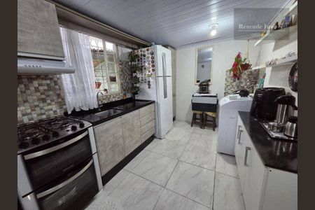 12_photo/94dce2ee97.527d2e055a247cfd-ATLAS-9fdcdaa0-1974-42d6-b01c-5d8cdb59a91a.jpg de casa à venda com 2 quartos, 70m² em Cidade Industrial de Curitiba, Curitiba