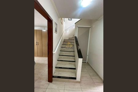 32_photo/94dce2f047.ef9097c2fd5b064b-ATLAS-c53116b8-61ac-4bbc-8a07-23f0548b4d3f.jpg de casa à venda com 5 quartos, 210m² em Fazendinha, Curitiba
