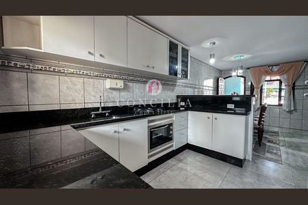 5_photo/94dce2f093.adb140a9451bad8e-ATLAS-5fa3fcbf-351f-4216-ac73-76b800b54370.jpg de casa à venda com 5 quartos, 250m² em Cidade Industrial de Curitiba, Curitiba