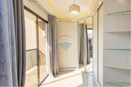 30_photo/94dce2f0f5.ad6cb26ada8414aa-ATLAS-cf50fe1a-ff37-4513-88a4-7a3f3b7a12be.jpg de casa à venda com 3 quartos, 219m² em Cidade Industrial de Curitiba, Curitiba