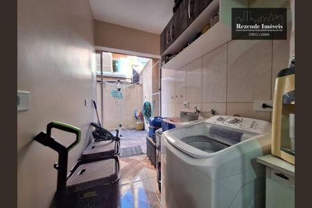 7_photo/94dce2f177.f6cab136252b2c23-ATLAS-8c6ef1ea-5f4c-4852-ae0b-e37e3ecd2bd5.jpg de casa à venda com 3 quartos, 135m² em Cidade Industrial de Curitiba, Curitiba