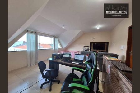 5_photo/94dce2f177.f6cab136252b2c23-ATLAS-8c754308-d2c1-4e31-bc3a-95efbb57b55f.jpg de casa à venda com 3 quartos, 135m² em Cidade Industrial de Curitiba, Curitiba