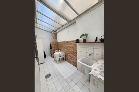 6_photo/94dce2f1a5.4e1a6e6486a440d9-ATLAS-bb49d39d-3b92-4804-a460-052c49c4d4e5.jpg de casa à venda com 3 quartos, 81m² em Cidade Industrial de Curitiba, Curitiba