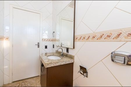 39_photo/94dce2f1f7.64ac2371dd04f17e-ATLAS-bbb178f2-3b52-4820-9ff2-4c160e25805a.jpg de casa à venda com 11 quartos, 235m² em Cidade Industrial de Curitiba, Curitiba