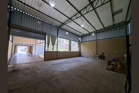 30_photo/94dce2f4a5.1aa5b8f538f3adaf-ATLAS-dc791092-e4f5-461a-a31b-319e5e473d96.jpg de casa à venda com 3 quartos, 515m² em Cidade Industrial de Curitiba, Curitiba