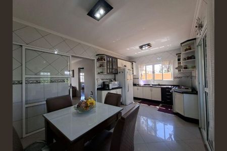 10_photo/94dce2f4a5.1aa5b8f538f3adaf-ATLAS-e8150034-0456-477f-816d-7f3e242000b7.jpg de casa à venda com 3 quartos, 515m² em Cidade Industrial de Curitiba, Curitiba